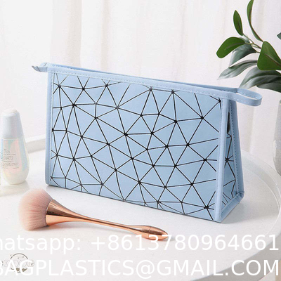 Large Capacity Customized Pu Leather Rainbow Zipper Rhombus Geometric Makeup Cosmetic Bags For Makeup Artist