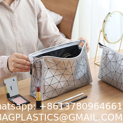 Large Capacity Customized Pu Leather Rainbow Zipper Rhombus Geometric Makeup Cosmetic Bags For Makeup Artist