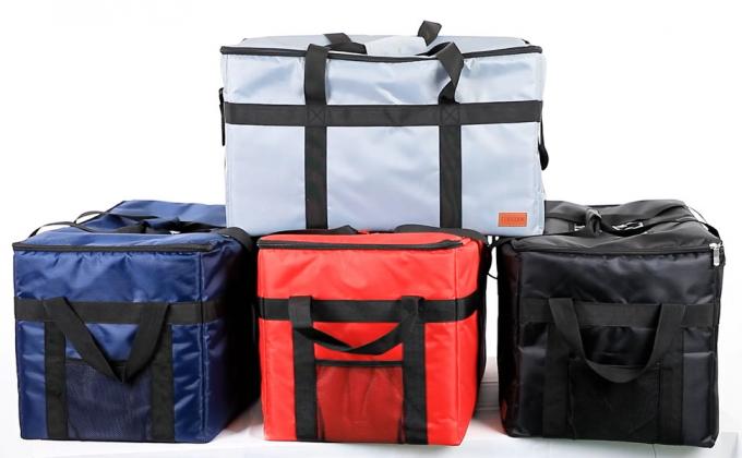 Borsa isolata di consegna dell'alimento