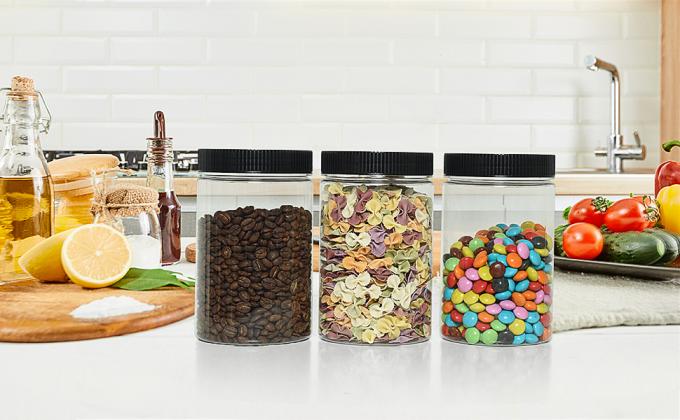 barattoli di plastica