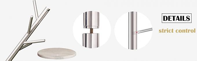 scaffale del cappotto