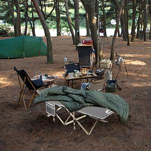 letto di campeggio per l'adulto