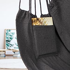 Built-in side pocket: