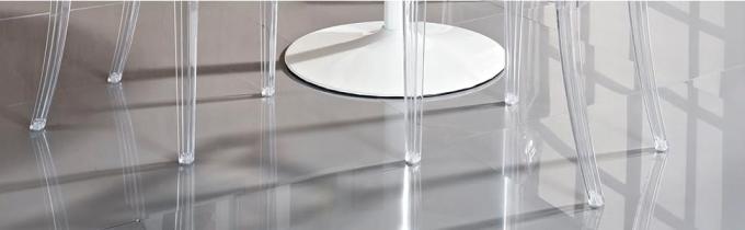 Poltrona d'impilamento acrilica moderna della sala da pranzo della cucina nel chiaro pranzare di plastica trasparente completamente montato della sedia 2