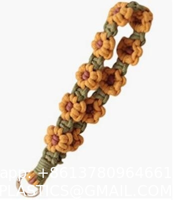 Beginner Crochet Kit - Hand-Crochet, Decorative Keychain, Crochet Kit for Beginners with Step-by-Step Instruction