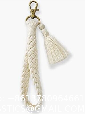 Beginner Crochet Kit - Hand-Crochet, Decorative Keychain, Crochet Kit for Beginners with Step-by-Step Instruction