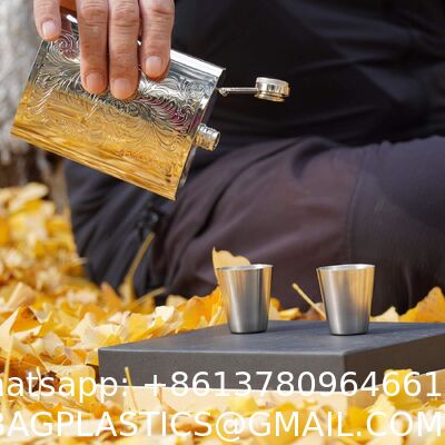 Stainless Wine Cup Portable Wine Bottle Outdoor Travel Wine Pot Retro Alcohol Russian 9oz 3oz Hip Flask Bottle high-end gift box, thickened 18oz wine bottle for white spirit as a gift